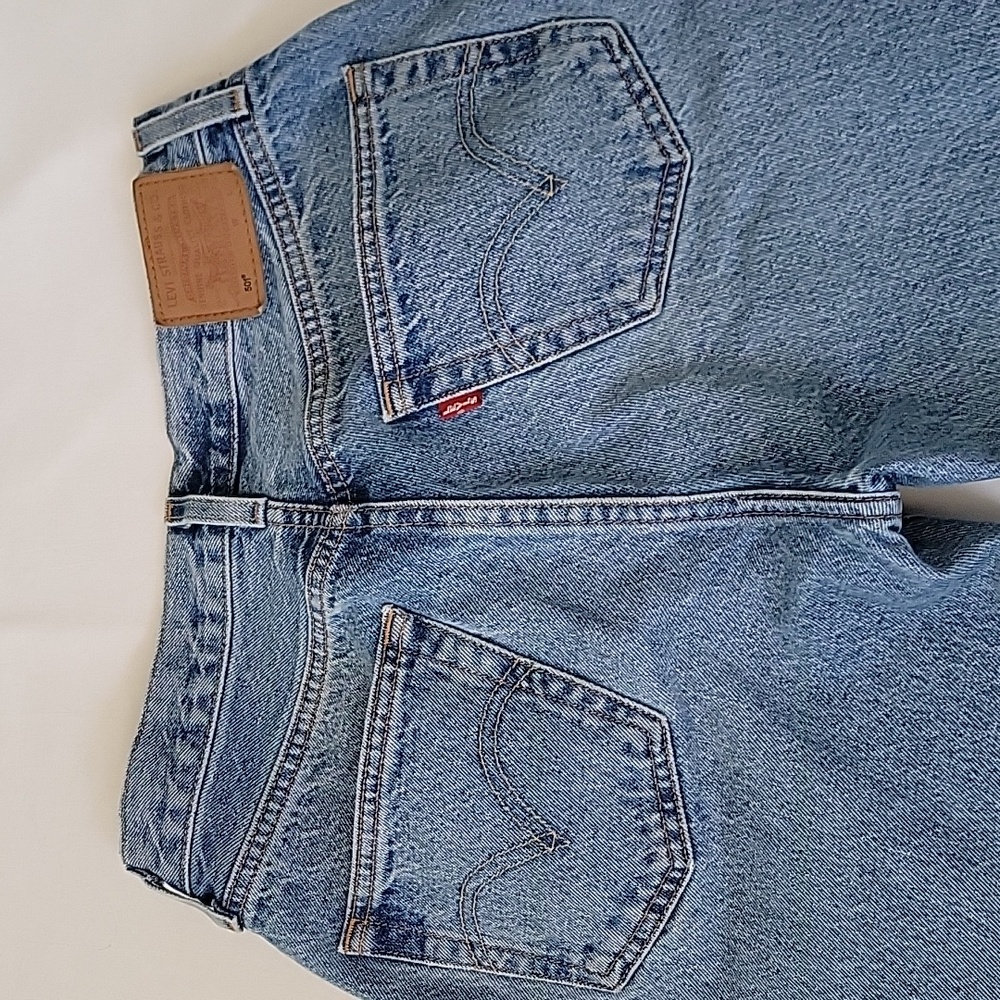 Levi's 501 Womens Jeans 26 Waist 30 Length Leather Patch Big L Tag 100% cotton - Picture 2 of 11